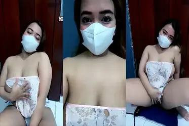 Unna Suzuka Indo Ngangkang Pamer Selangkangan